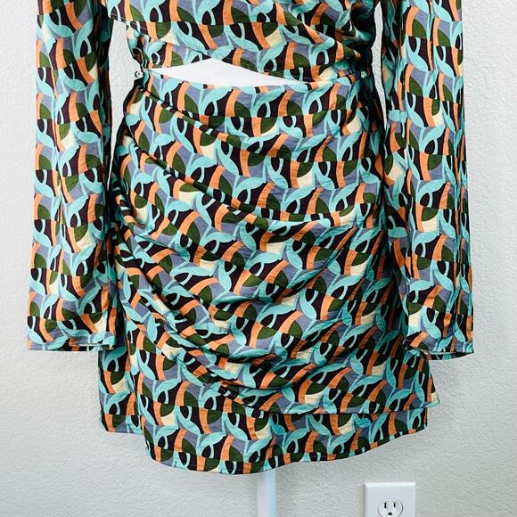 Topshop Multi Green Cutout Detail Long Sleeve Faux Wrap Mini Dress 6/Small NWOT - Picture 9 of 15